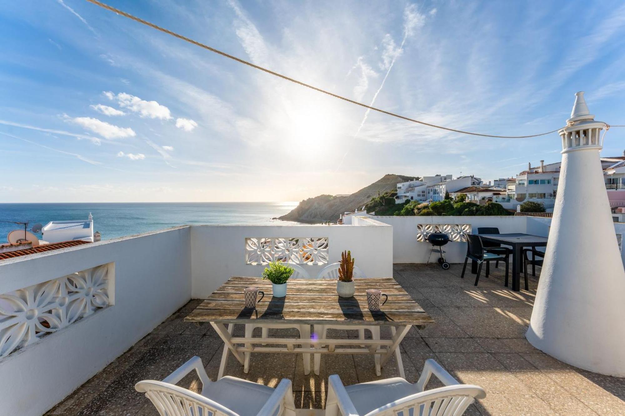 Comfy Flat W/ Rooftop Beach View By Lovelystay Burgau Kültér fotó